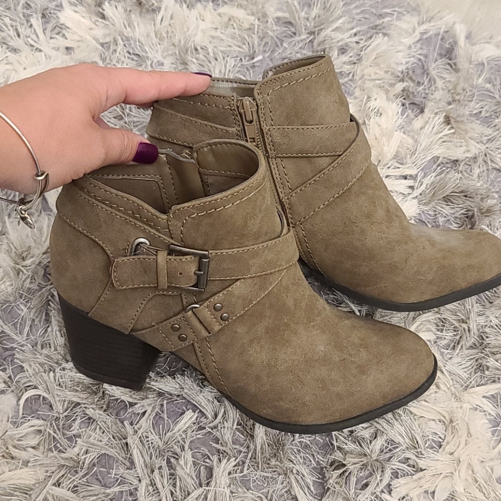 Ankle boots